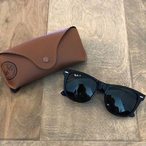 Ray-Ban Polarized Original Wayfarer Classic and Travel Case